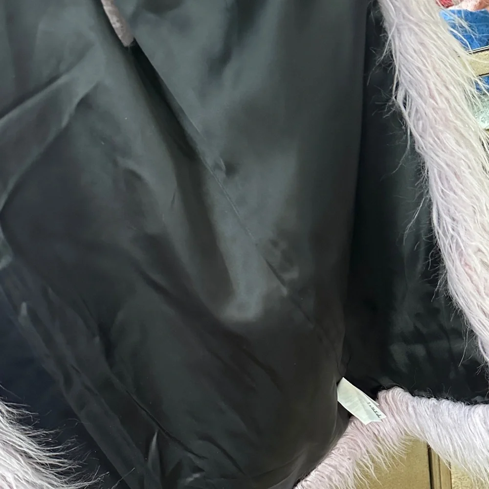 🛍️SALE🛍️ Juicy Couture Black Label Lavender Faux Fur Vest with Studded Trim - Picture 7 of 9